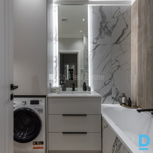 Pārdod dzīvokli Jūrmalā