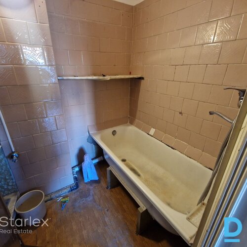 1922.gada ēku ansamblis Rīgas centrā – divas sešstāvu ēkas, kur pieejami dažāda lieluma un apdares līmeņa dzīvokļi par saprātīgu cenu