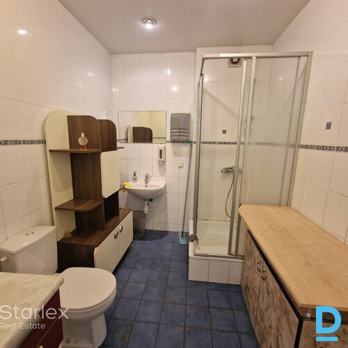 1922.gada ēku ansamblis Rīgas centrā – divas sešstāvu ēkas, kur pieejami dažāda lieluma un apdares līmeņa dzīvokļi par saprātīgu cenu