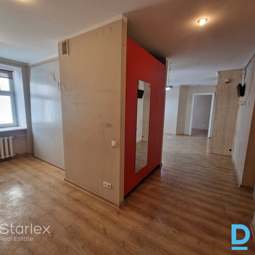 1922.gada ēku ansamblis Rīgas centrā – divas sešstāvu ēkas, kur pieejami dažāda lieluma un apdares līmeņa dzīvokļi par saprātīgu cenu