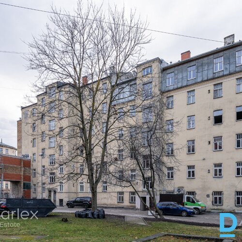 1922.gada ēku ansamblis Rīgas centrā – divas sešstāvu ēkas, kur pieejami dažāda lieluma un apdares līmeņa dzīvokļi par saprātīgu cenu