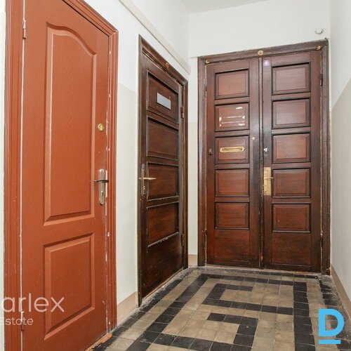 Birojs ar lielisku skatu uz Esplanādes parku