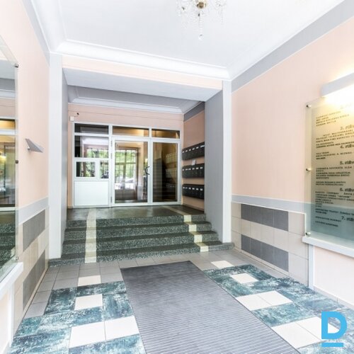 Birojs ar lielisku skatu uz Esplanādes parku