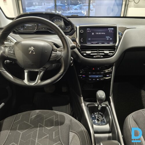Pārdod Peugeot 2008 1.2i, 2017