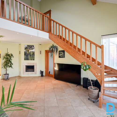 Pārdod māju Drēzdnes iela 4