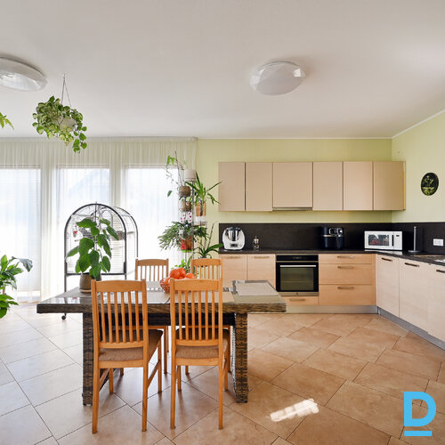 Pārdod māju Drēzdnes iela 4