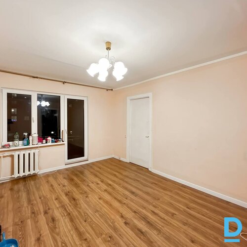 Pārdošanā saulains 3 istabu Purvciemā ar bezmaksas stāvvietu.