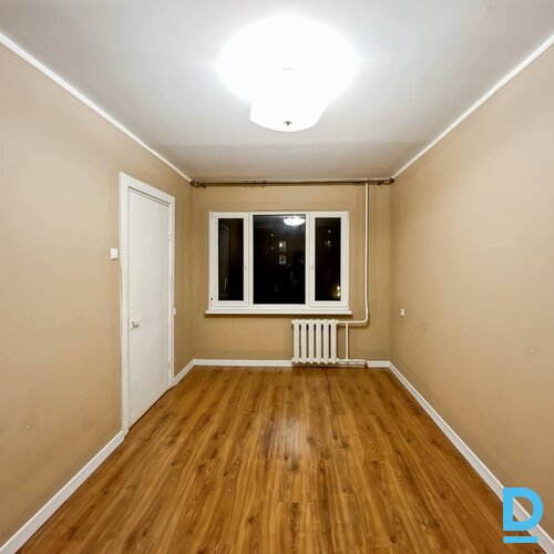 Pārdošanā saulains 3 istabu Purvciemā ar bezmaksas stāvvietu.