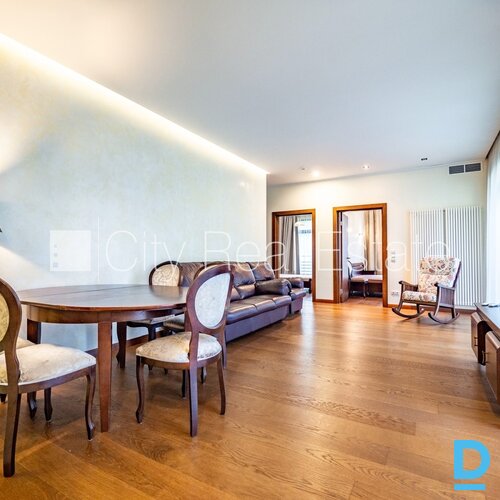 Pārdod dzīvokli Jūrmalā