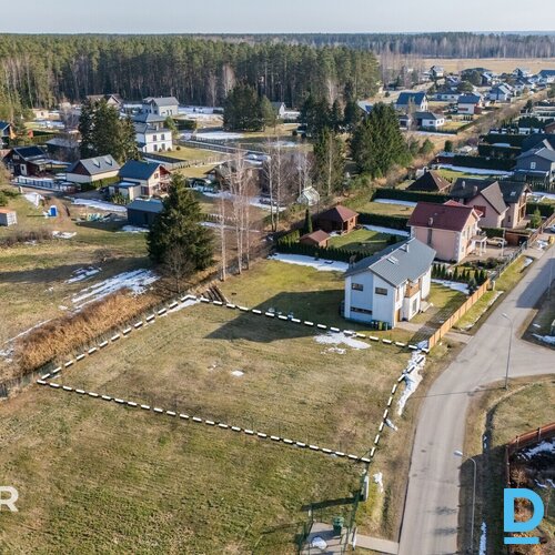 Pārdošanā 1223 m² zemes gabals privātmājas būvniecībai slēgtā ciematā "Lapsas".P