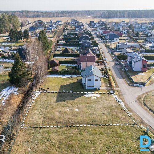 Pārdošanā 1223 m² zemes gabals privātmājas būvniecībai slēgtā ciematā "Lapsas".P