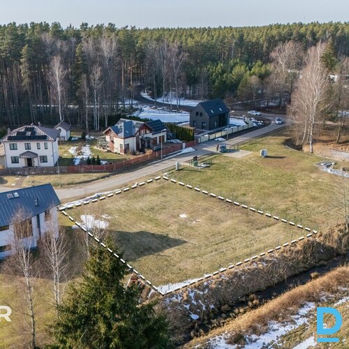 Pārdošanā 1223 m² zemes gabals privātmājas būvniecībai slēgtā ciematā "Lapsas".P