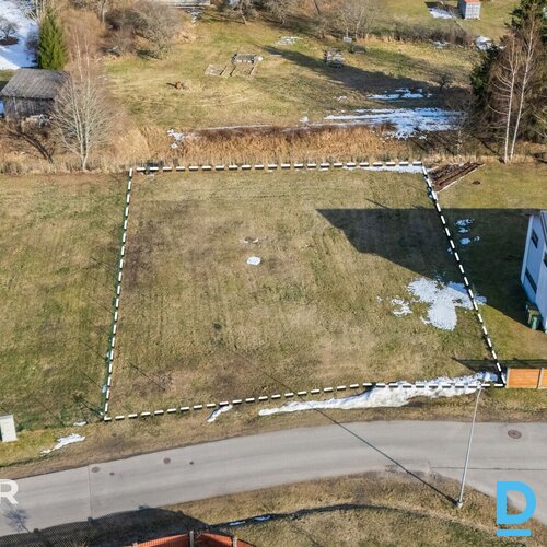 Pārdošanā 1223 m² zemes gabals privātmājas būvniecībai slēgtā ciematā "Lapsas".P