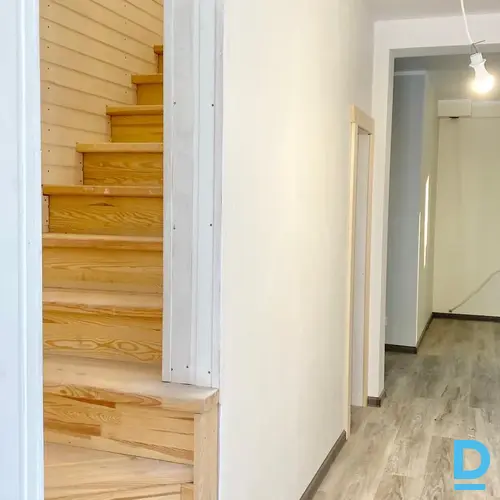 Pārdod mājas Piekūnu 11