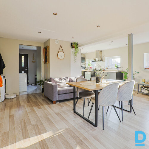 Pārdod māju Pūpolu iela 7