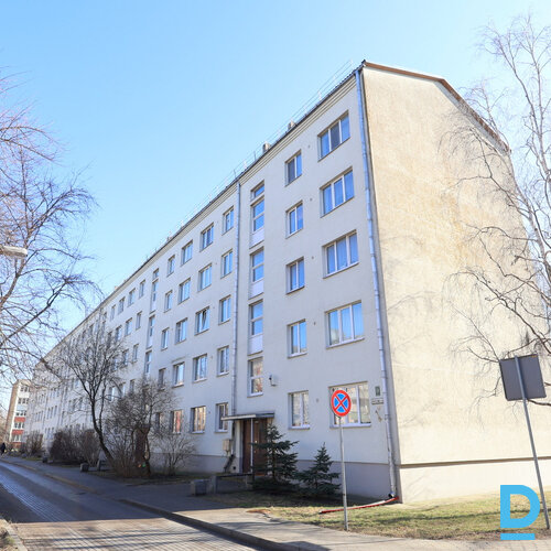 Pārdod dzīvokli Šķēdes iela 17