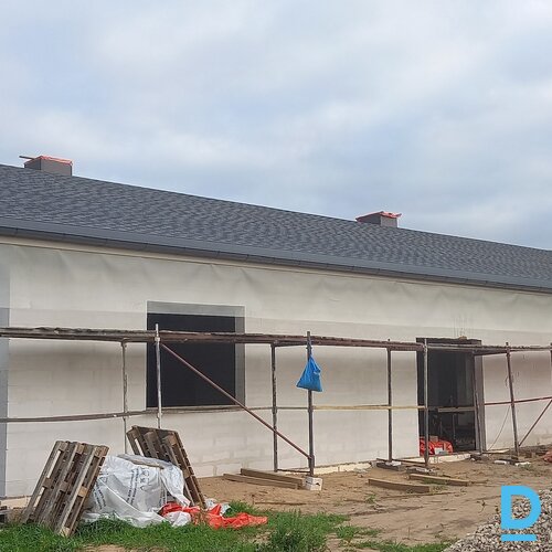 Piedāvā Privātmājas būvniecību (mūrēšana, jumta uzstādīšana)