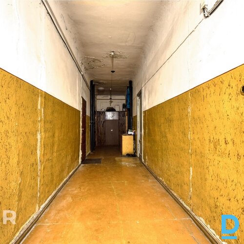 Pārdošanā mājīgs, labiekārtots vienistabas dzīvoklis pašā Rūjienas centrā.Dzīvok