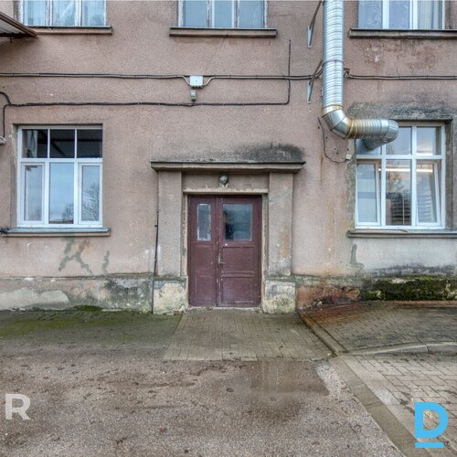 Pārdošanā mājīgs, labiekārtots vienistabas dzīvoklis pašā Rūjienas centrā.Dzīvok