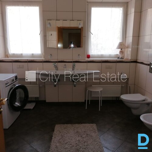 Izīrē dzīvokli Jūrmalā