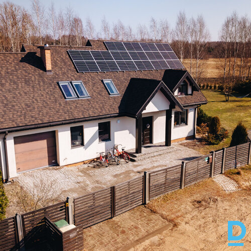 Pārdod māju Gravu iela 17