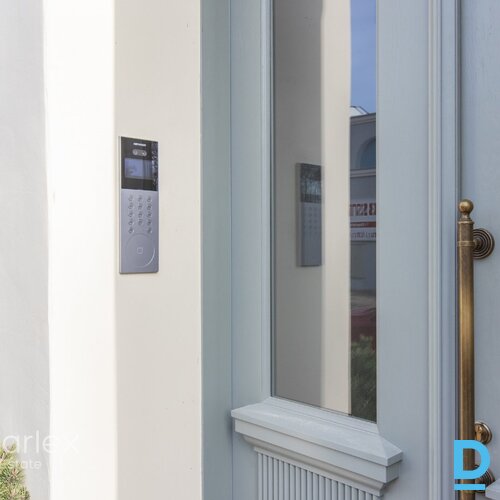 Dzīvoklis ar kvalitatīvu pilnu apdari renovētā mājā Jūrmalas sirdī