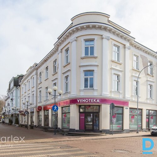 Dzīvoklis ar kvalitatīvu pilnu apdari renovētā mājā Jūrmalas sirdī