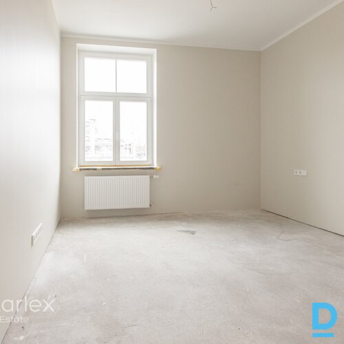 Dzīvoklis ar kvalitatīvu pilnu apdari renovētā mājā Jūrmalas sirdī