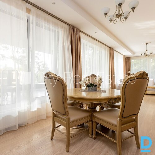 Pārdod dzīvokli Jūrmalā