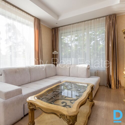 Pārdod dzīvokli Jūrmalā