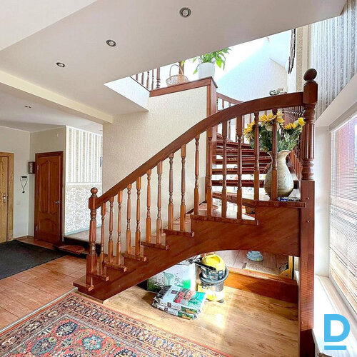 Pārdod māju Mazā Ķentes iela 38