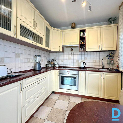 Pārdod māju Mazā Ķentes iela 38