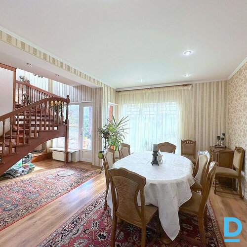 Pārdod māju Mazā Ķentes iela 38