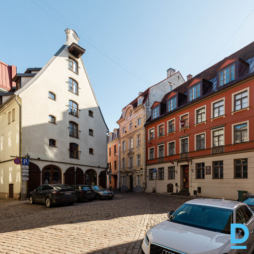 Pārdod dzīvokli Vecpilsētas iela 8a