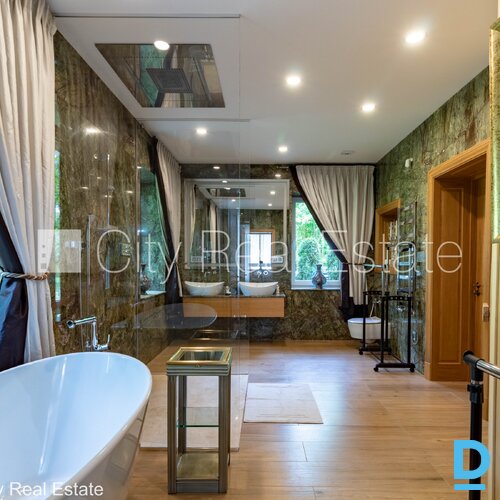 Izīrē dzīvokli Jūrmalā