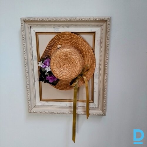 Pārdod  4 interjera priekšmetus