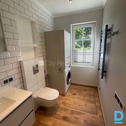 Izīrē māju Jūrmalā