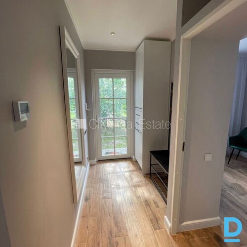 Izīrē māju Jūrmalā