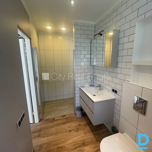 Izīrē māju Jūrmalā