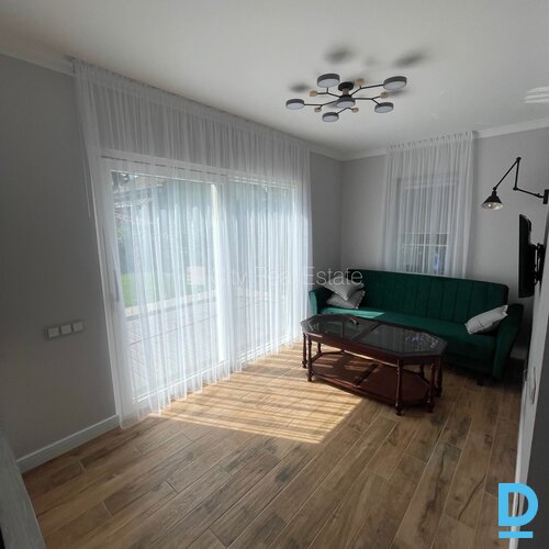 Izīrē māju Jūrmalā