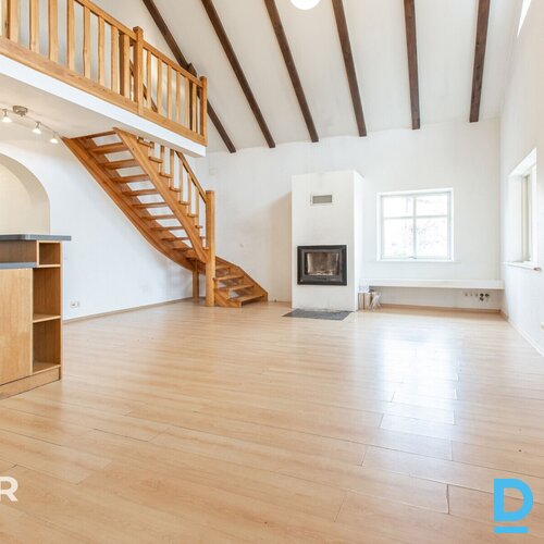 Pārdošanā pamatīga 2 stāvu privātmāja ar 1357 m² zemes gabalu 5 minūšu gājienā n Pārdošanā pamatīga 2 stāvu privātmāja ar 1357 m² zemes gabalu 5 minūšu gājienā n