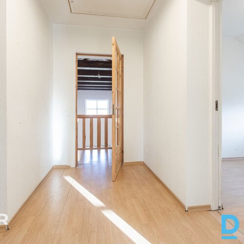 Pārdošanā pamatīga 2 stāvu privātmāja ar 1357 m² zemes gabalu 5 minūšu gājienā n Pārdošanā pamatīga 2 stāvu privātmāja ar 1357 m² zemes gabalu 5 minūšu gājienā n