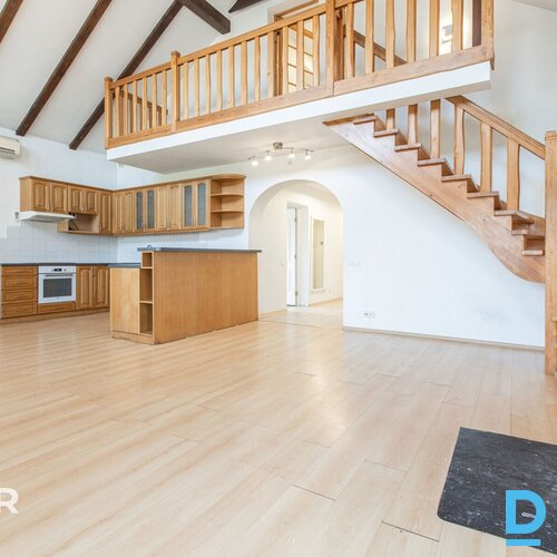 Pārdošanā pamatīga 2 stāvu privātmāja ar 1357 m² zemes gabalu 5 minūšu gājienā n Pārdošanā pamatīga 2 stāvu privātmāja ar 1357 m² zemes gabalu 5 minūšu gājienā n