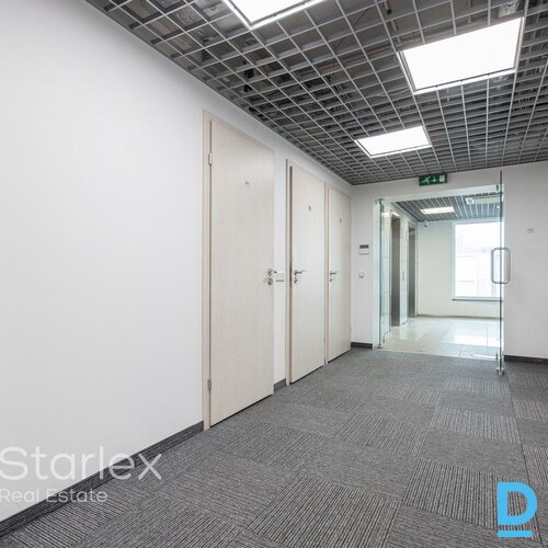 Mēbelēts birojs Rīgas klusajā centrā Mēbelēts birojs Rīgas klusajā centrā