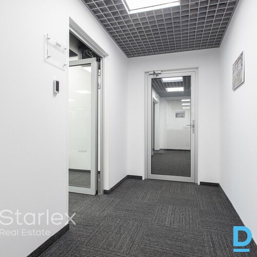 Mēbelēts birojs Rīgas klusajā centrā Mēbelēts birojs Rīgas klusajā centrā