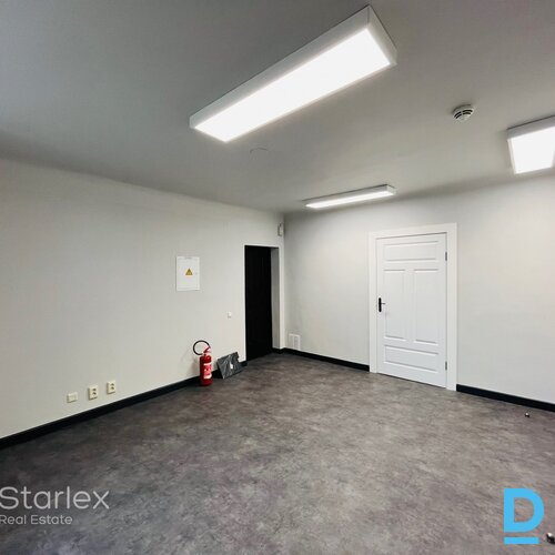 Mansarda birojs pēc kosmētiskā remonta Vecrīgā pie Līvu laukuma Mansarda birojs pēc kosmētiskā remonta Vecrīgā pie Līvu laukuma