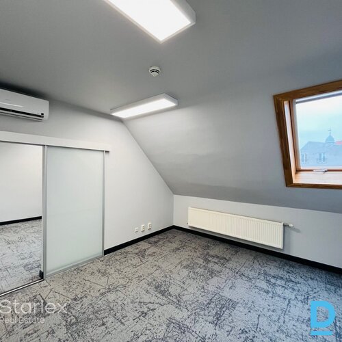 Mansarda birojs pēc kosmētiskā remonta Vecrīgā pie Līvu laukuma Mansarda birojs pēc kosmētiskā remonta Vecrīgā pie Līvu laukuma