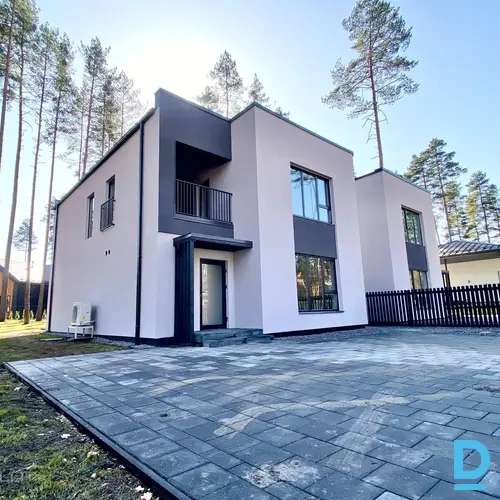 Pārdod mājas Dzintaru iela 4