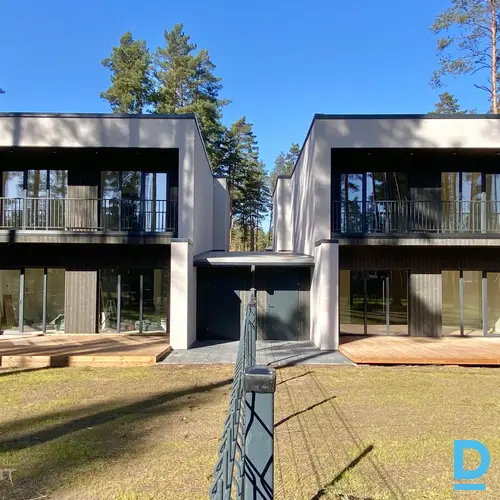 Pārdod mājas Dzintaru iela 4