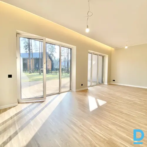 Pārdod mājas Dzintaru iela 4